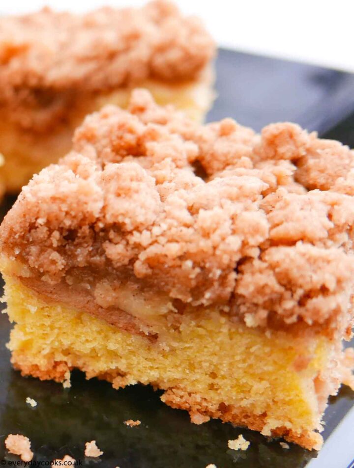 Easy Apple Cake Recipe With Cake Mix - CakeWhiz