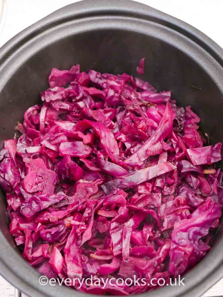 Cooked Slow Cooker Red Cabbage